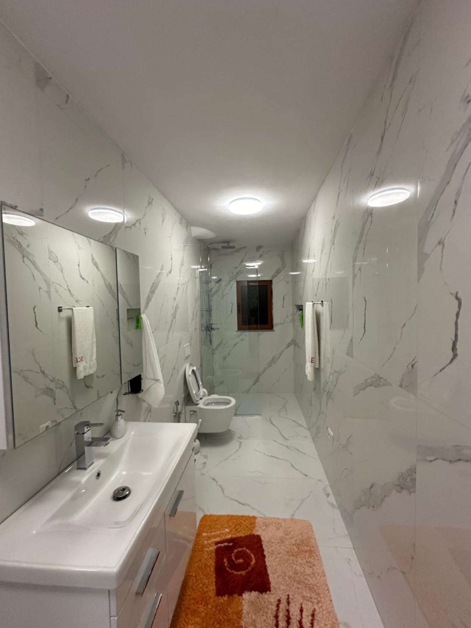 Elezi Apartment City Centre تيرانا المظهر الخارجي الصورة